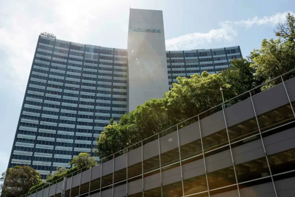 The Kaiser building, former PG&E corporate headquarters in Oakland, California, showcasing the company's significant urban presence 